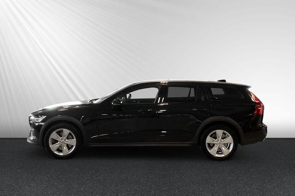 Volvo V60 Cross Country B4 AWD 147 kW image number 3