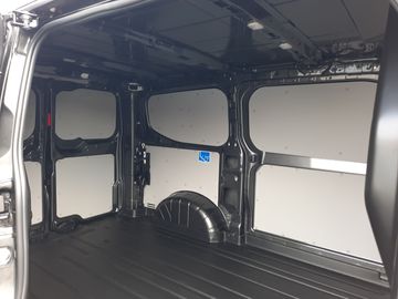 Car image 28