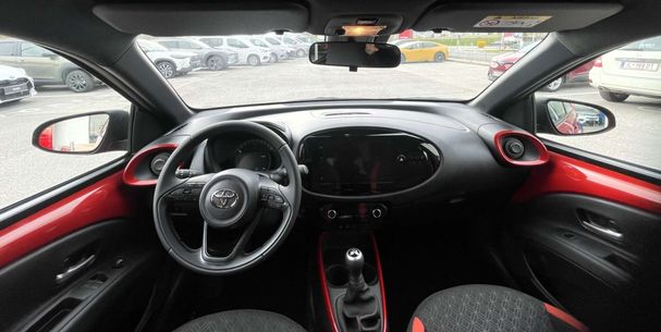 Toyota Aygo X 1.0 VVT-i 53 kW image number 9