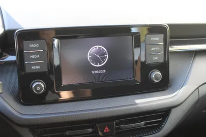 Car image 18