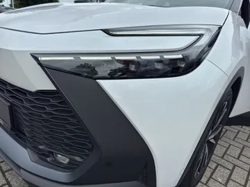 Car image 27