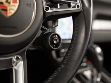 Car image 35