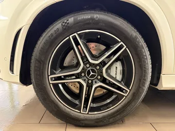 Car image 37