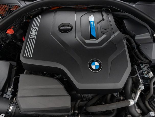 BMW 330 Touring e M Sport xDrive 215 kW image number 23