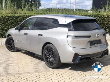 Car image 32