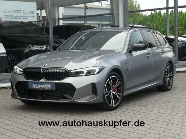 BMW 330e Touring xDrive 215 kW image number 1