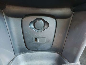 Car image 31