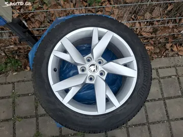 Car image 30