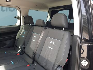 Car image 29
