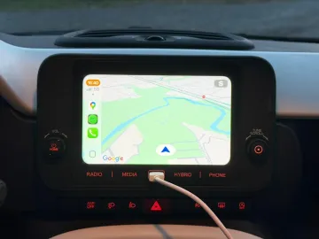 Car image 15