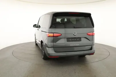 Car image 40