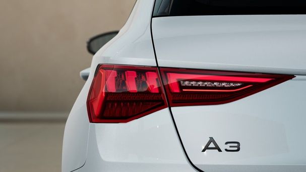 Audi A3 45 TFSIe S-line Sportback 180 kW image number 7