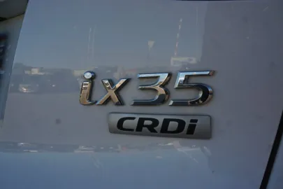 Car image 32