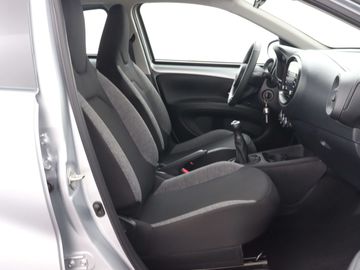 Car image 30