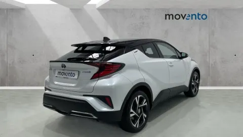 Car image 4