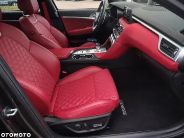 Car image 30