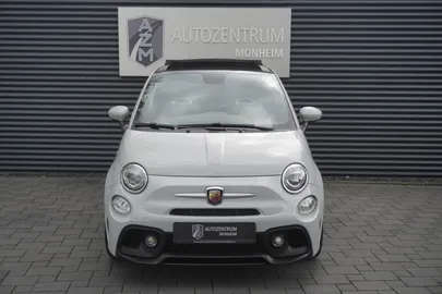 Car image 4