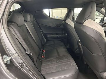 Car image 10