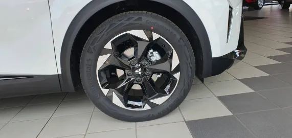Car image 32