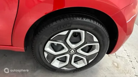 Car image 20
