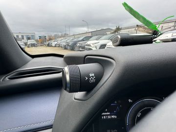 Car image 24