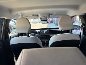 Car image 29