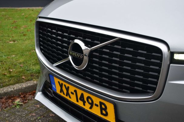 Volvo XC60 D4 AWD 140 kW image number 4