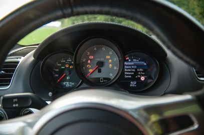 Car image 24