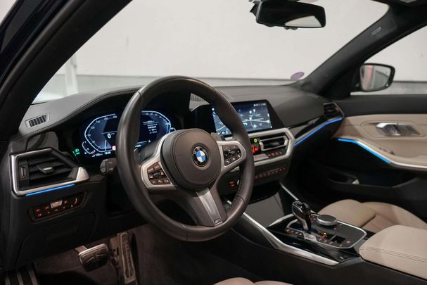 BMW 330 e M Sport xDrive 215 kW image number 2