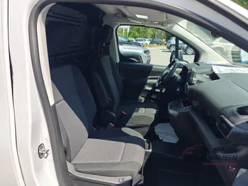 Car image 31