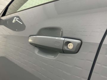 Car image 37