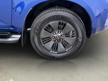 Car image 33