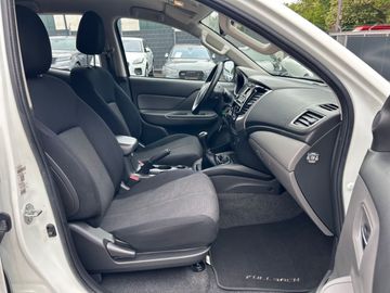 Car image 18