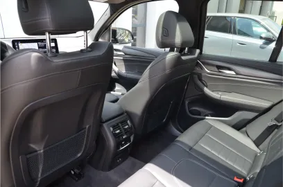 Car image 38