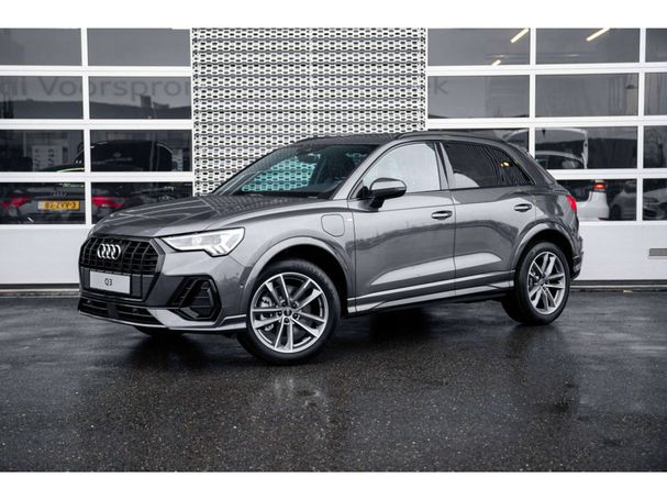 Audi Q3 45 TFSIe 180 kW image number 1