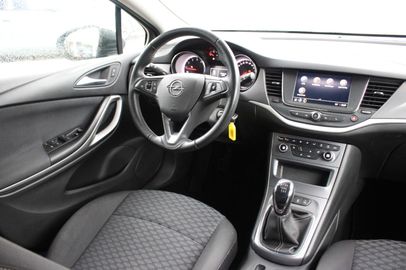 Car image 14