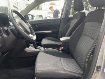 Car image 12