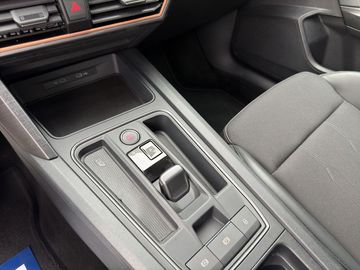 Car image 27
