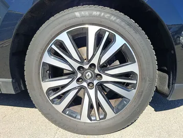 Car image 37