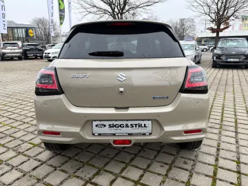 Car image 28