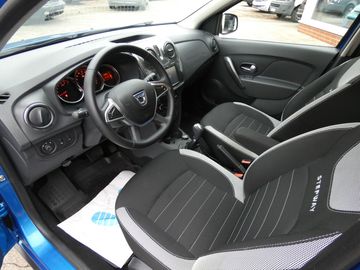 Car image 9