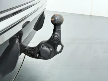 Car image 43