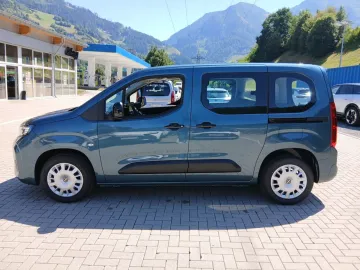 Car image 29