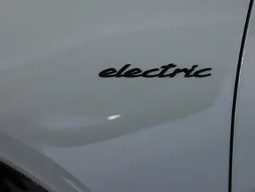 Car image 35