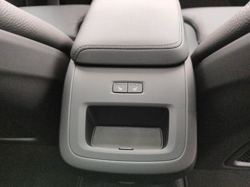 Car image 40