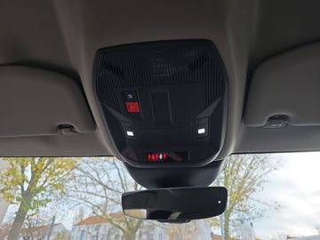 Car image 26