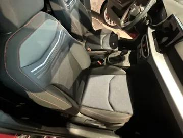 Car image 29