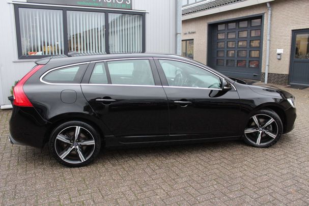 Volvo V60 T4 140 kW image number 2