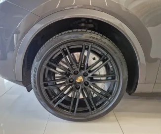 Car image 23