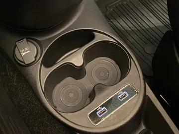 Car image 38